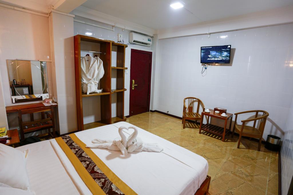 Hotel Ye Myanmar Мандалей Екстериор снимка